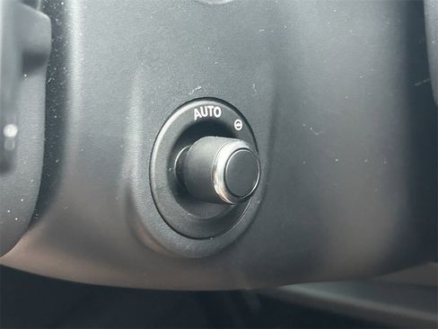 Used 2025 Land Rover Range Rover Velar S image 30