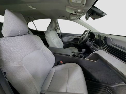 Used 2025 Toyota Camry LE image 30