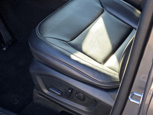 Used 2024 Ford Explorer XLT w/ Equipment Group 202A image 23