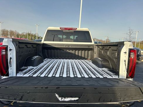 New 2026 GMC Sierra 2500 SLT w/ SLT Premium Package image 15