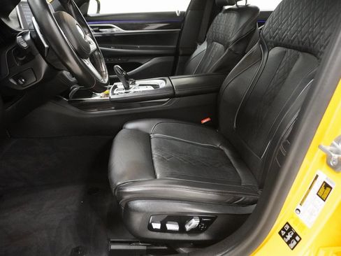 Used 2021 BMW 750i xDrive w/ Executive Package image 11