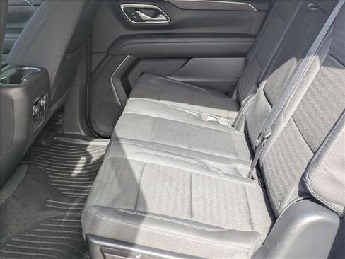 Used 2024 Chevrolet Suburban LS RWD image 16