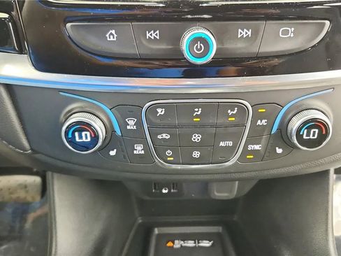 Used 2023 Chevrolet Traverse LT w/ Midnight/Sport Edition AWD/4WD image 18
