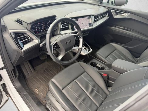 Used 2023 Audi Q4 e-tron Premium Plus w/ Premium Plus RWD image 5