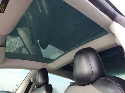 Used 2021 Tesla Model 3 Standard Range Plus image 7