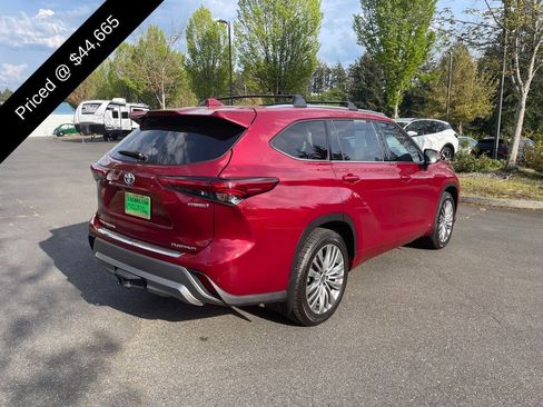 Used 2022 Toyota Highlander Platinum AWD/4WD image 4