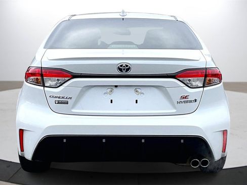 Used 2024 Toyota Corolla LE image 7