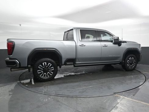 Used 2024 GMC Sierra 3500 Denali Ultimate image 9