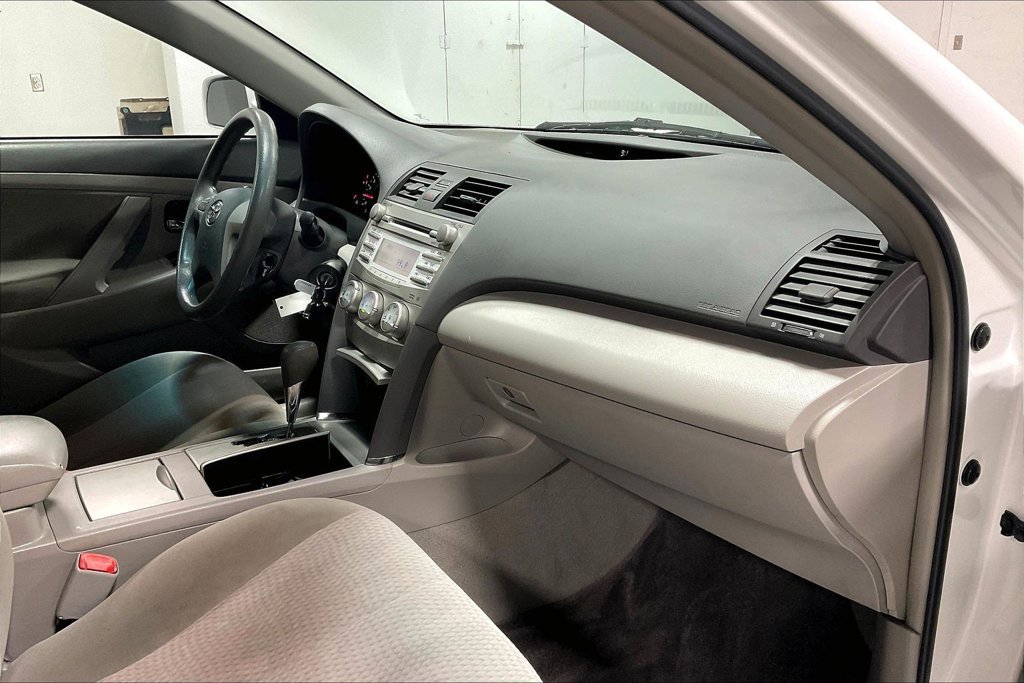 Used 2011 Toyota Camry FWD image 19