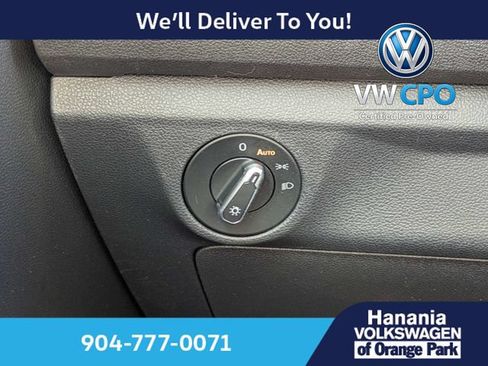 Certified 2024 Volkswagen Jetta SE FWD image 22
