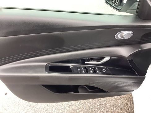 Certified 2024 Hyundai Elantra SEL FWD image 11