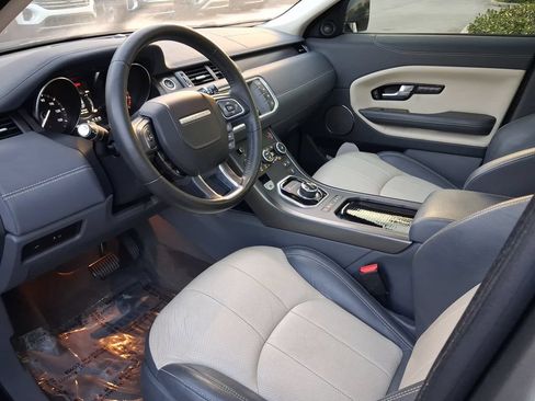 Used 2019 Land Rover Range Rover Evoque SE AWD/4WD image 13