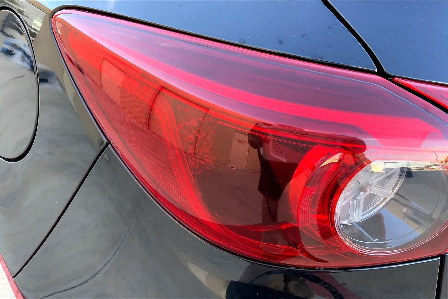 Used 2016 MAZDA MAZDA3 s Grand Touring w/ Technology Package FWD image 28