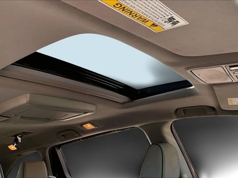 Used 2023 Honda Odyssey Elite image 22