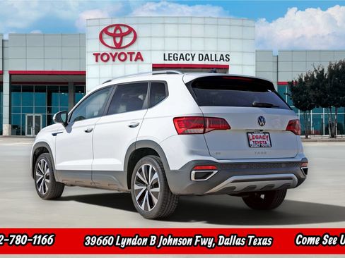 Used 2024 Volkswagen Taos SE FWD image 7