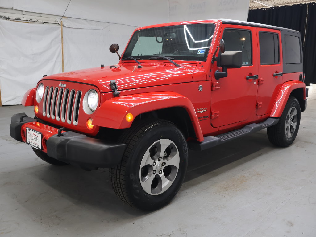 Used 2018 Jeep Wrangler Unlimited Sahara w/ Connectivity Group AWD/4WD image 3