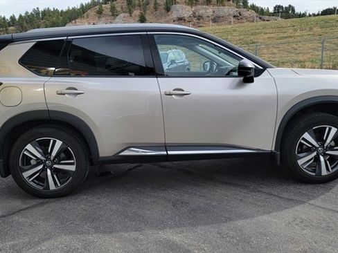 Used 2021 Nissan Rogue SL w/ Premium Package image 5