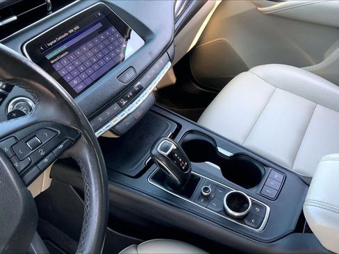 Used 2019 Cadillac XT4 Luxury FWD image 25