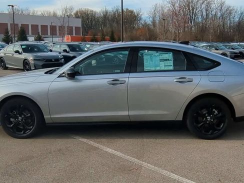 New 2025 Honda Accord SE image 5