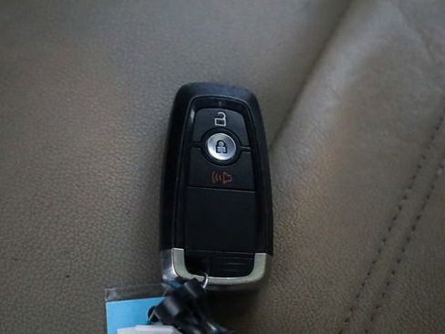 Used 2020 Ford EcoSport Titanium image 21