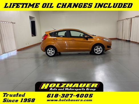 Used 2016 Ford Fiesta SE FWD image 1