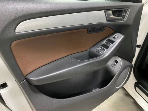 Used 2017 Audi Q5 2.0T Premium Plus w/ Technology Package image 7