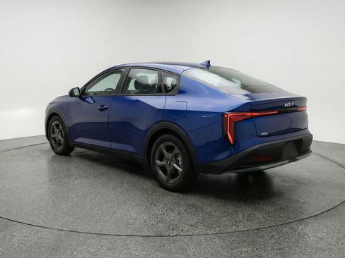 Used 2025 Kia K4 LXS image 6