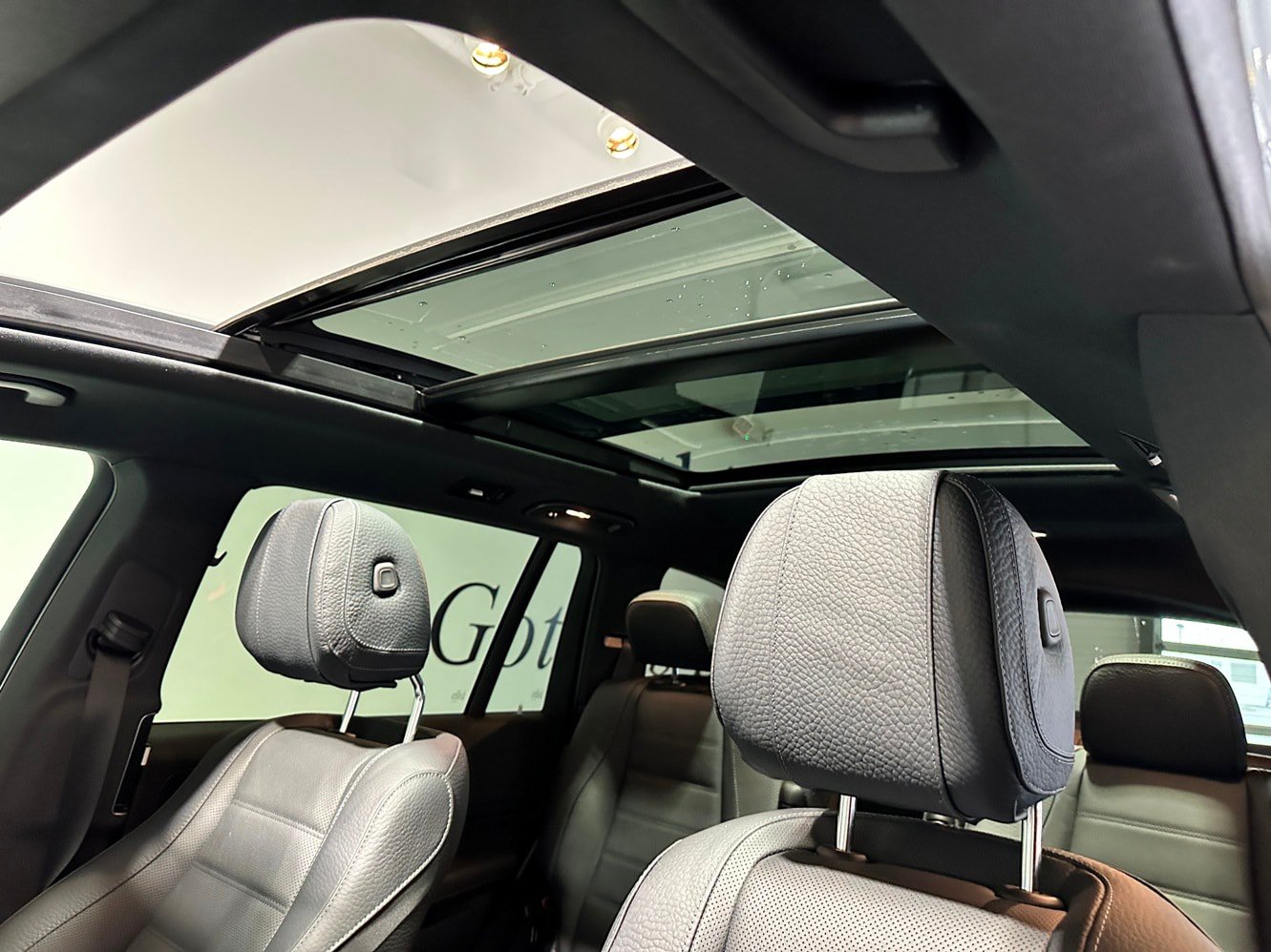 Certified 2025 Mercedes-Benz GLS 450 4MATIC image 28