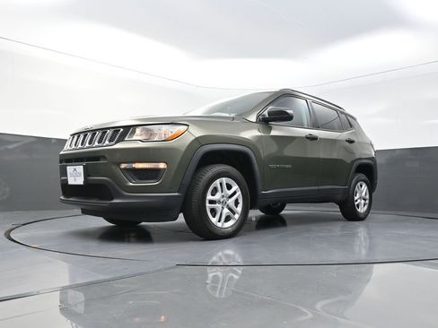 Used 2018 Jeep Compass Sport AWD/4WD image 23