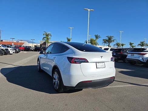 Used 2023 Tesla Model Y Long Range image 7