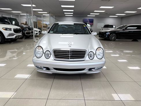 Used 2001 Mercedes-Benz CLK 320 Coupe image 4