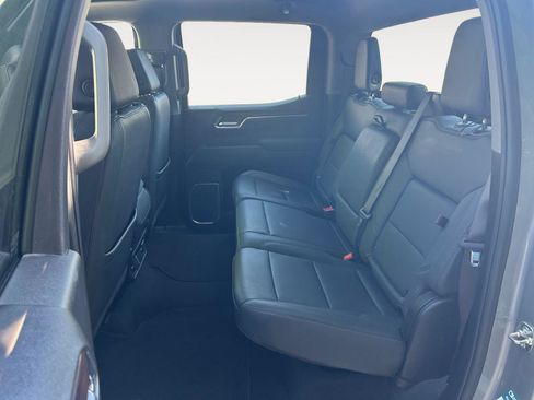 Used 2025 GMC Sierra 1500 SLT AWD/4WD image 13