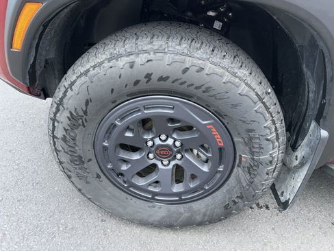 Used 2025 Nissan Frontier PRO-4X w/ Tow Package AWD/4WD image 13