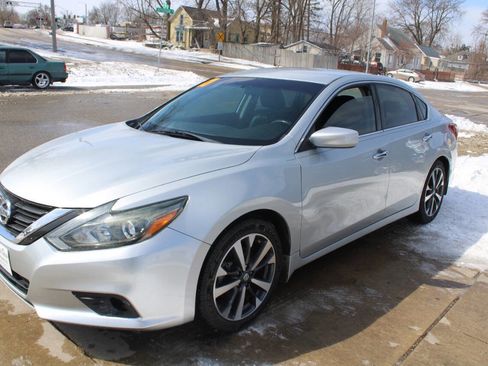 Used 2017 Nissan Altima 2.5 SR image 4