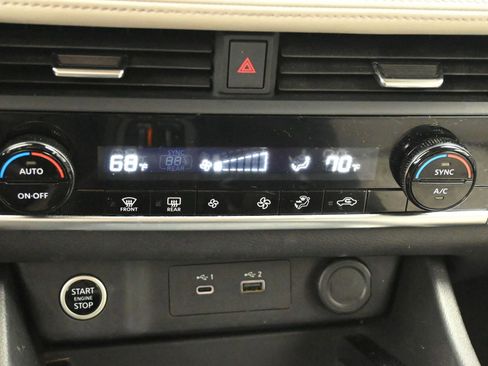 Used 2023 Nissan Rogue SV image 15