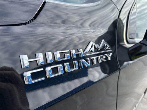 Used 2024 Chevrolet Tahoe High Country image 7