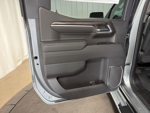 New 2026 Chevrolet Silverado 1500 LTZ w/ LTZ Premium Package AWD/4WD image 17