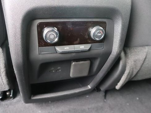 New 2026 Chevrolet Traverse LT image 24