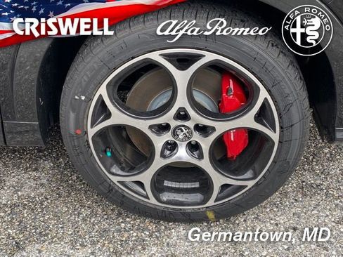 New 2024 Alfa Romeo Tonale Veloce image 12