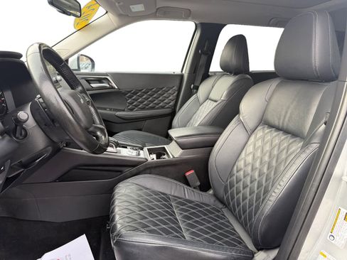 Used 2024 Mitsubishi Outlander SEL image 9