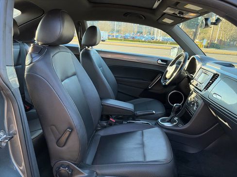 Used 2012 Volkswagen Beetle 2.5 image 18