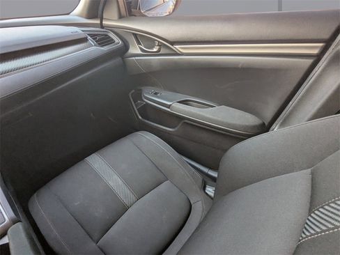 Used 2018 Honda Civic Sport image 16