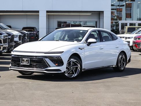 Used 2026 Hyundai Sonata SEL FWD image 1