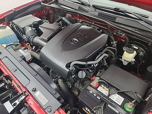 Used 2016 Toyota Tacoma SR image 34