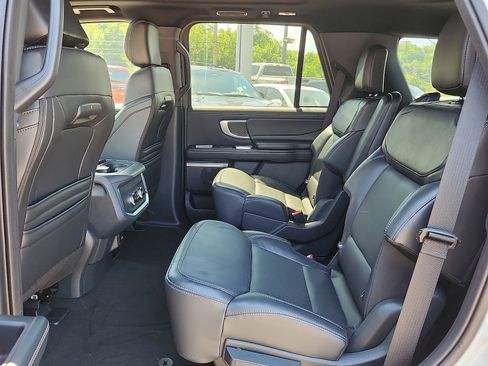 Used 2025 Ford Expedition Platinum w/ Stealth Appearance Package AWD/4WD image 10