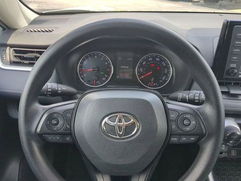 Used 2021 Toyota RAV4 XLE w/ Convenience Package FWD image 32