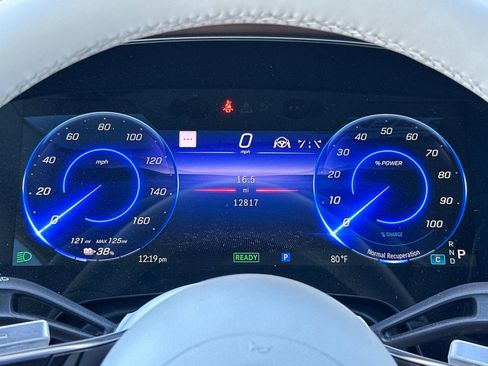 Certified 2022 Mercedes-Benz EQS 580 4MATIC Sedan w/ Exclusive Trim Package image 30