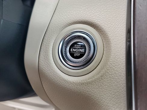 Used 2020 Mercedes-Benz GLC 300 4MATIC image 23