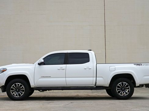Used 2021 Toyota Tacoma TRD Sport w/ Technology Package RWD image 8
