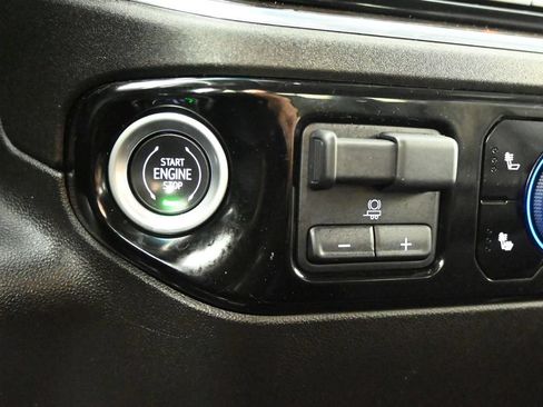 Used 2024 Chevrolet Silverado 1500 LT AWD/4WD image 31